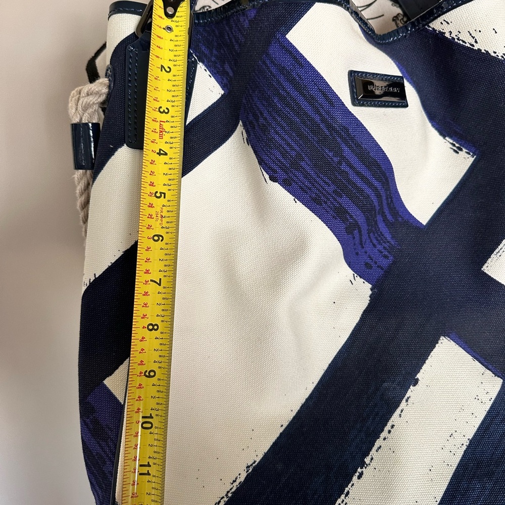 Burberry Blue and White Artistic Tote - Picture 8 of 11